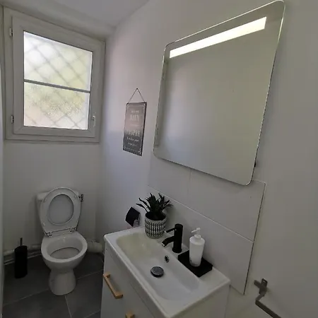 Superbe 8 Personnes 2 2 Salles De Bain Wifi Netflix Et Parking Gratuit Montpellier