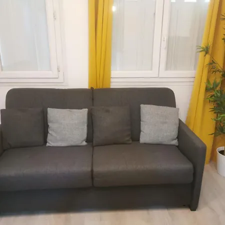 Superbe 8 Personnes 2 2 Salles De Bain Wifi Netflix Et Parking Gratuit Apartment